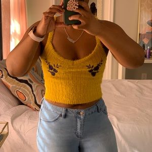 Yellow cropped sweater tank w/ flower detail
